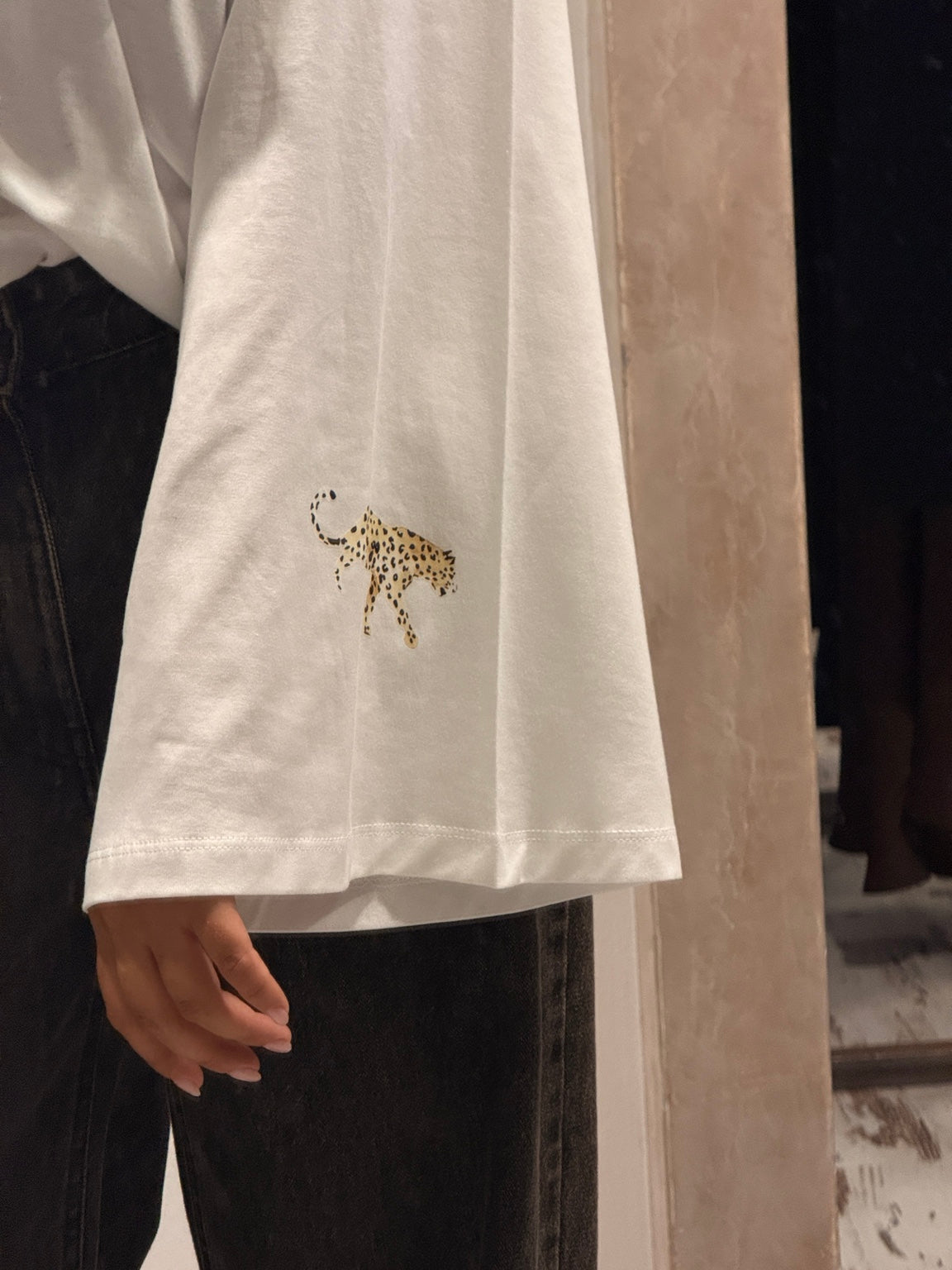 Maglia Vicolo bianca dettaglio