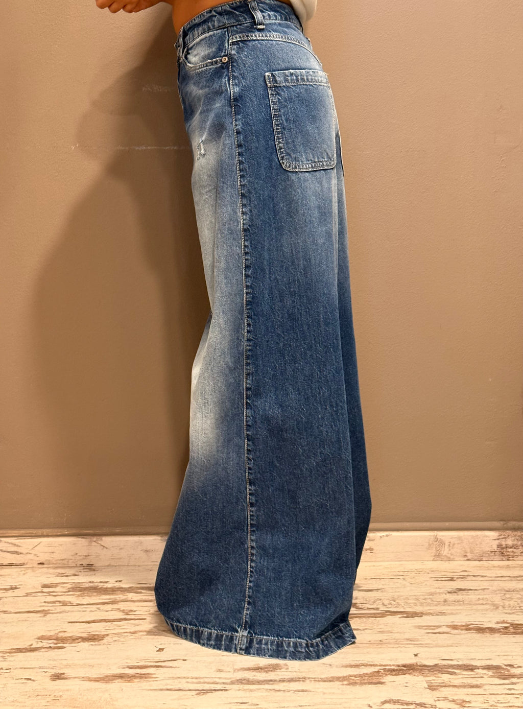 Jeans a gamba larga e vita alta Please