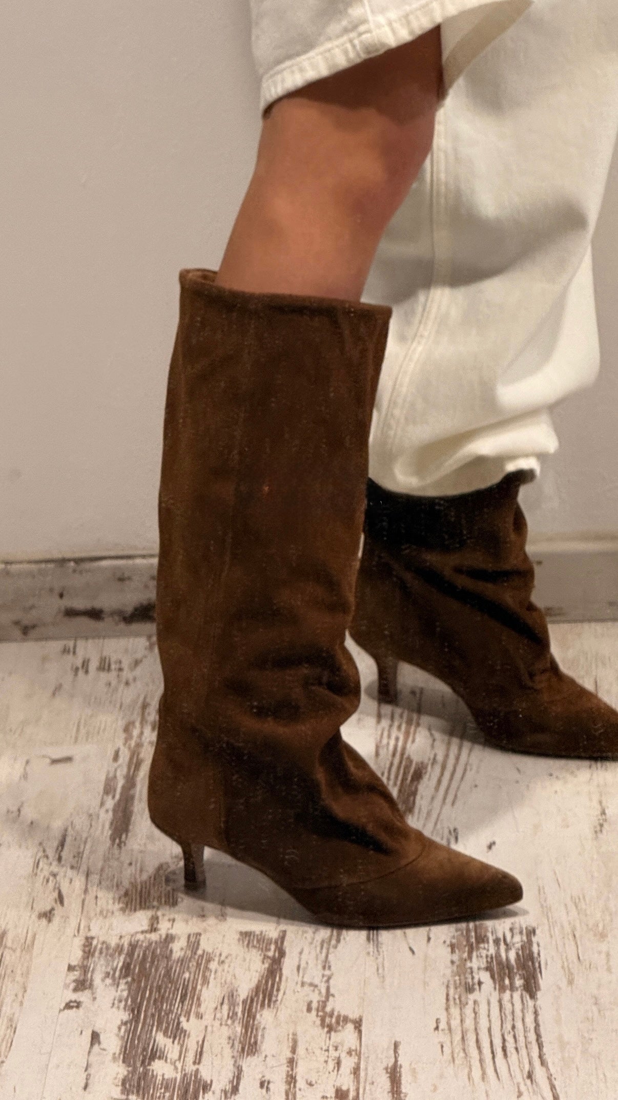 Stivale scamosciato tabacco gambale arricciato - Ovyè