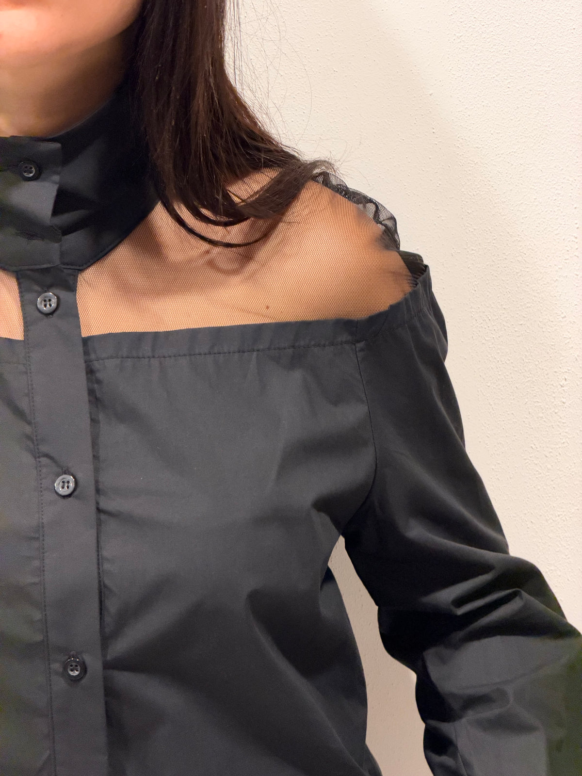 Camicia mezzo-collo con inserto velato – nero Vicolo
