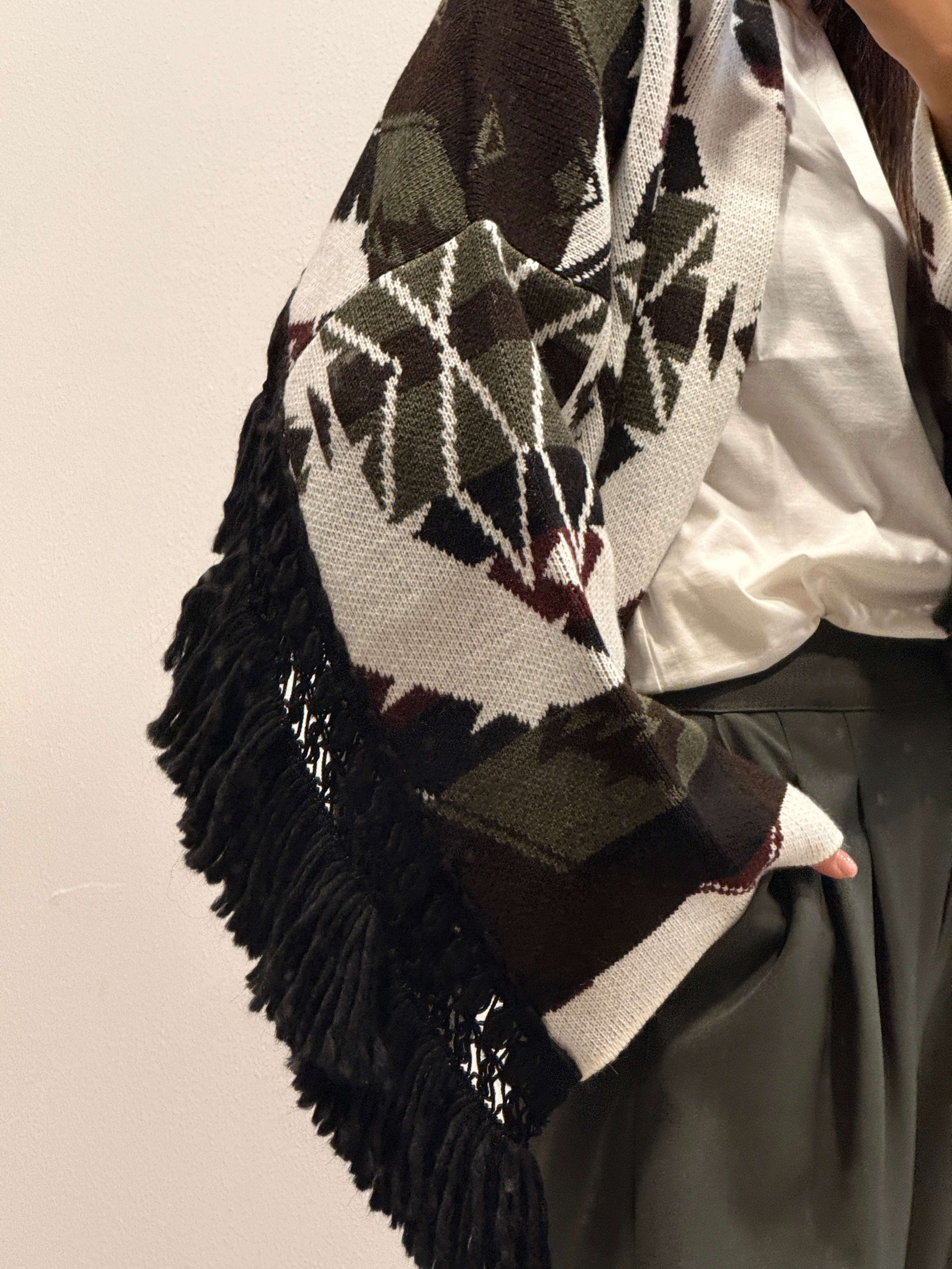 Cardigan motivo etnico con frange ViCOLO
