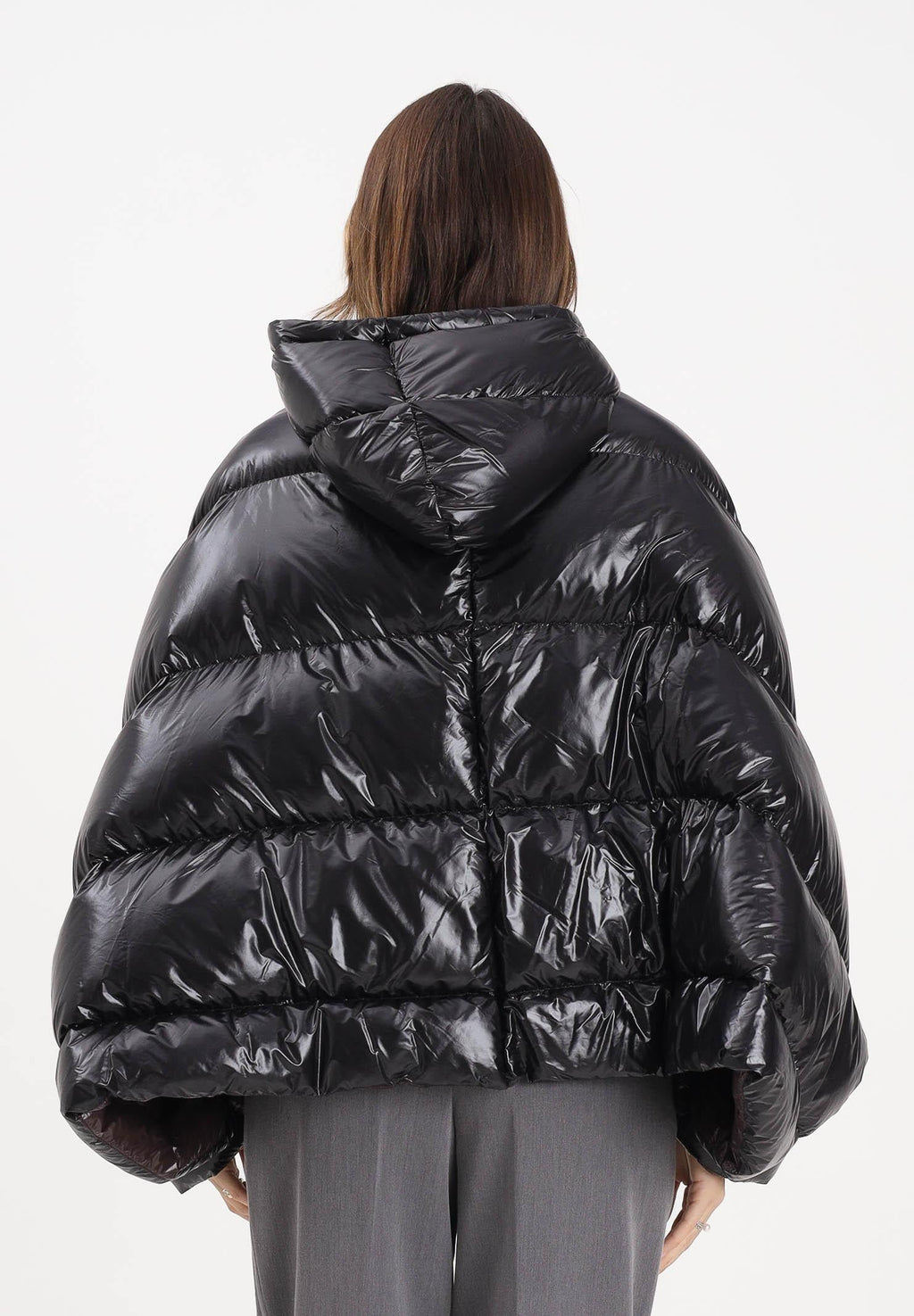 Piumino nero da donna VICOLO con maniche a pipistrello