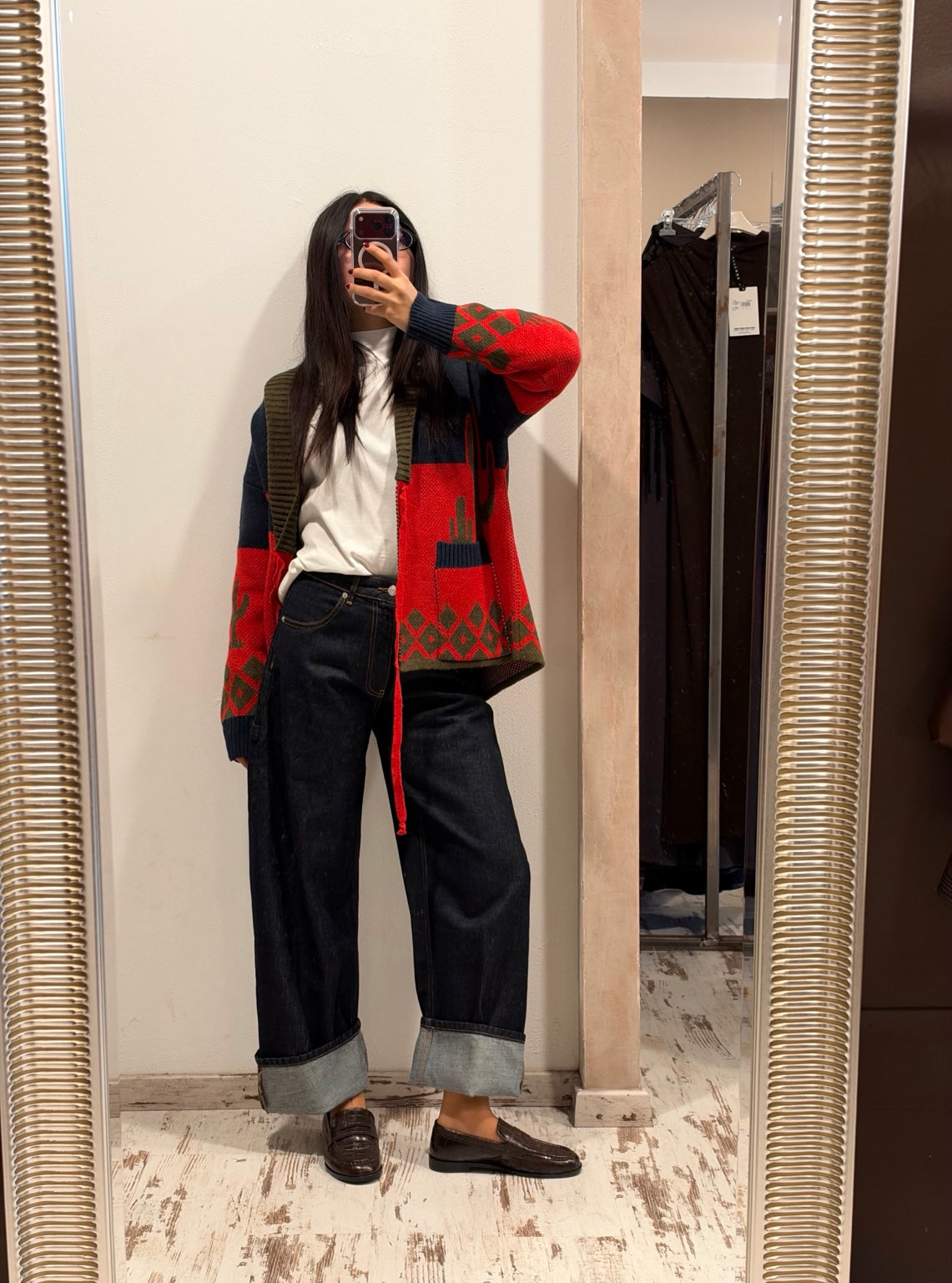 Cardigan Vicolo indossato con jeans scuri
