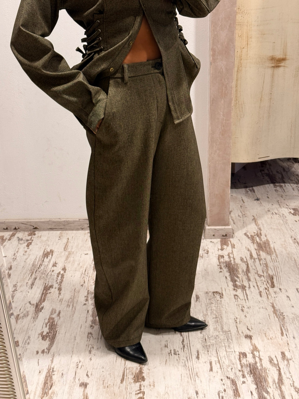 Pantalone Nodo HaveOne look completo