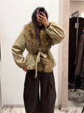 Parka con inserto pelliccia, cappuccio e cintura, verde oliva con pelliccia marrone